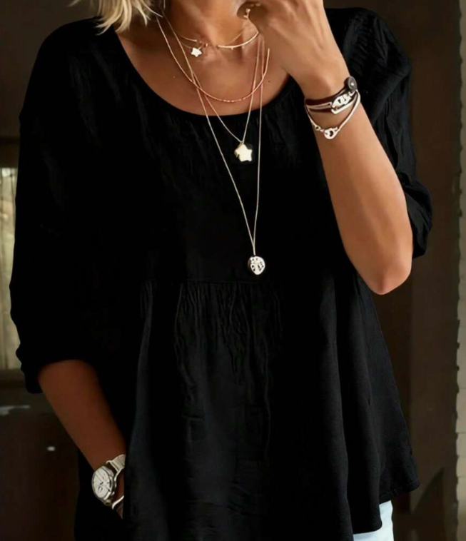 Women's White Round Neck Solid Color Woven Fabric Pleated Hem Blouse